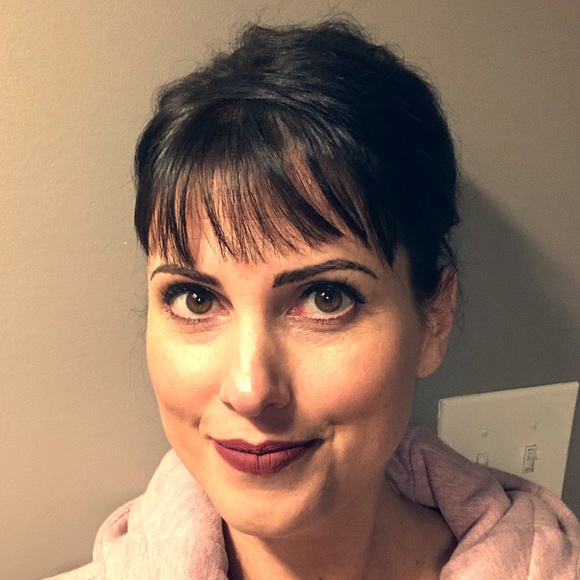 Meet your Posher, Kelli - Picture 1 of 1